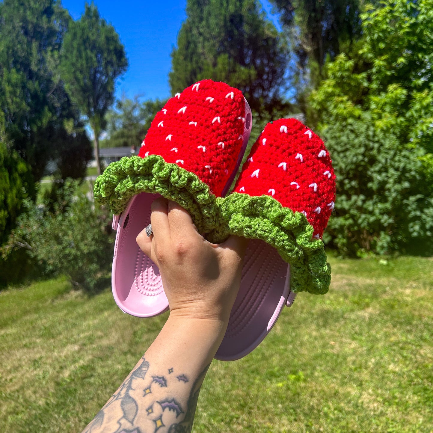 Strawberry Crocs 🍓🌿